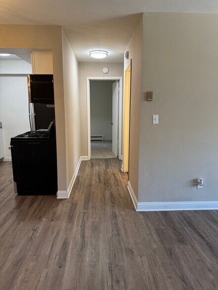 Building Photo - 2260 N Summit Ave