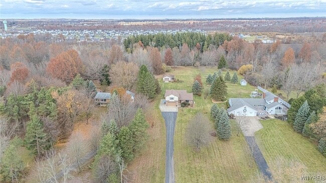 Building Photo - 6784 Bear Ridge Rd