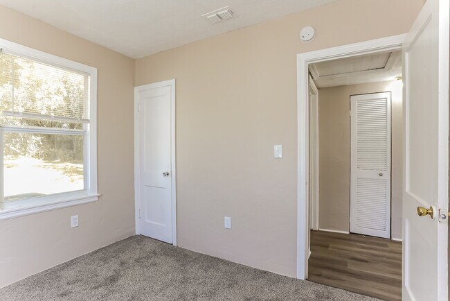 Building Photo - 5129 Appleton Ave