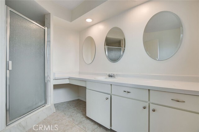 Building Photo - 1015 E Walnut Ave