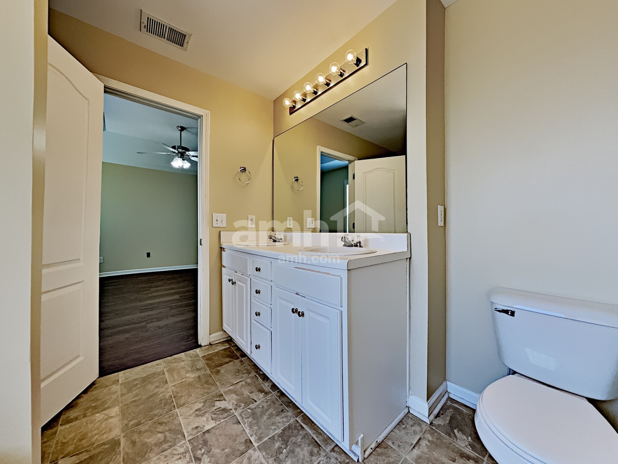 Building Photo - 6078 Lancelot Ln