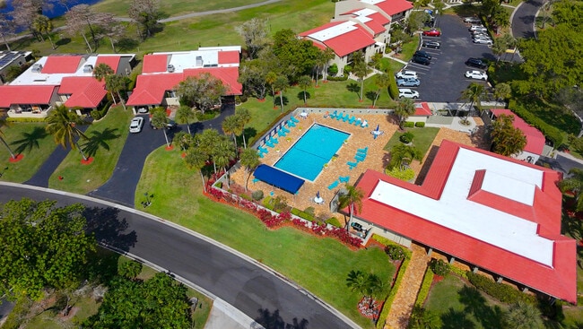 Building Photo - 8545 Casa Del Lago