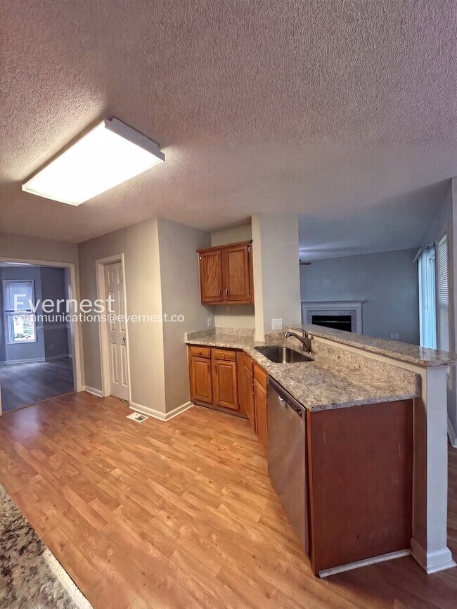 Building Photo - 1356 Mistletoe Ridge Pl NW