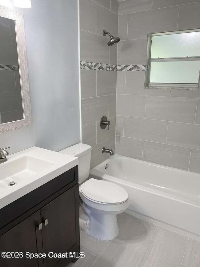 Building Photo - 544 Plumbago Rd NW