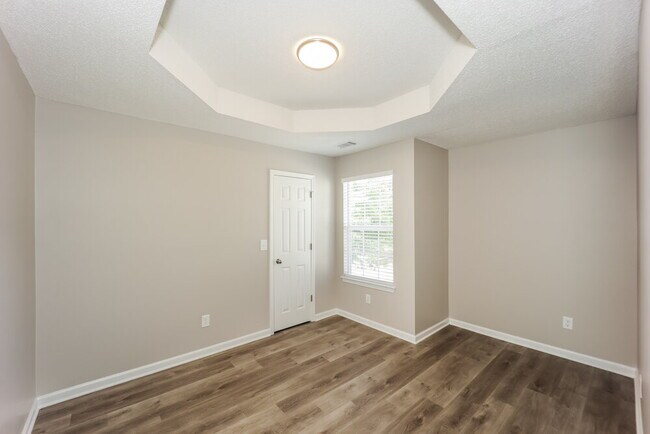 Building Photo - 218 Southwind Ln