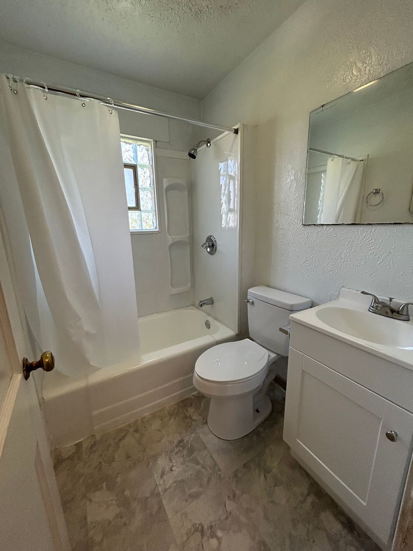 Building Photo - 1500-1506 Perdue Street