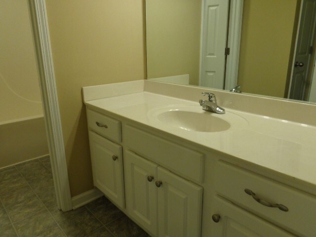 Building Photo - 1110 California Dr