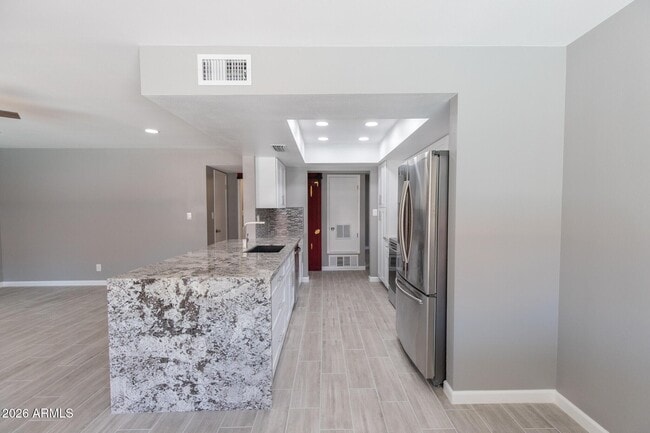 Building Photo - 1224 E Campus Dr