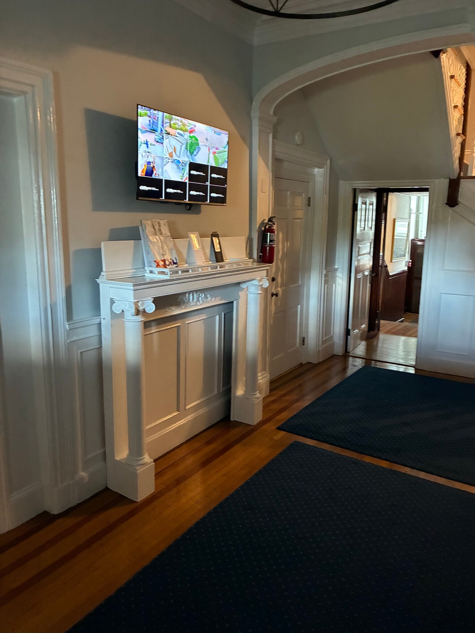 Building Photo - 131 Irving Ave