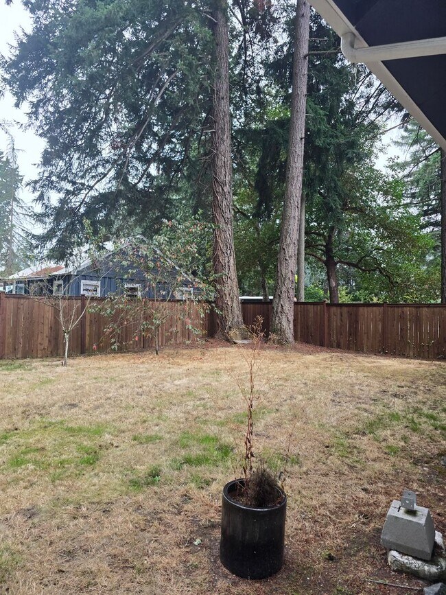 Building Photo - 12911 Gravelly Lake Dr SW