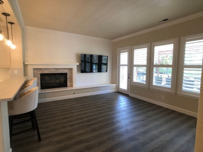 Building Photo - Stunning Eagle Ridge Home