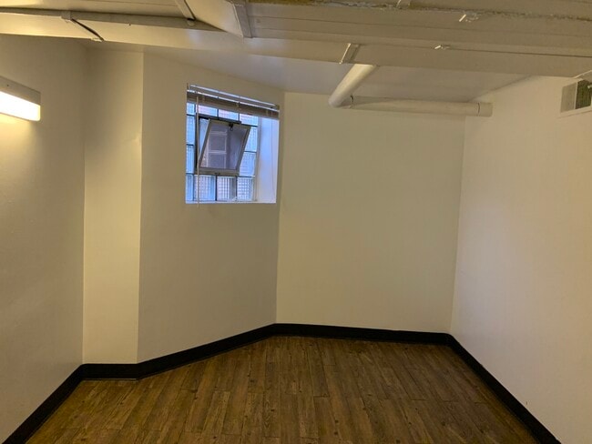 Building Photo - 5656 W Grace St