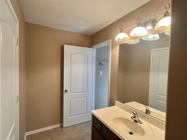 Building Photo - 26730 Wolfs Hill Ln
