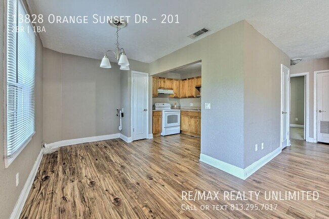 Building Photo - 13828 Orange Sunset Dr