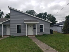 Building Photo - 608 Miller Ave