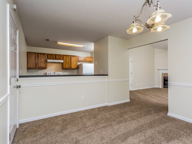 Building Photo - 1005 Gleason Dr