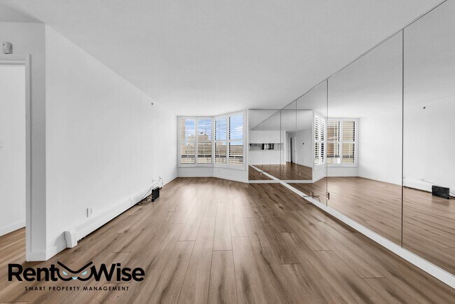 Building Photo - 900 Bush St