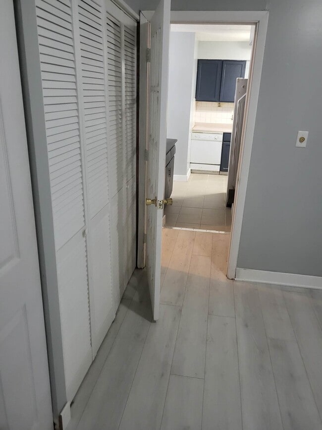 2nd bedroom - 5074 Fortman Dr