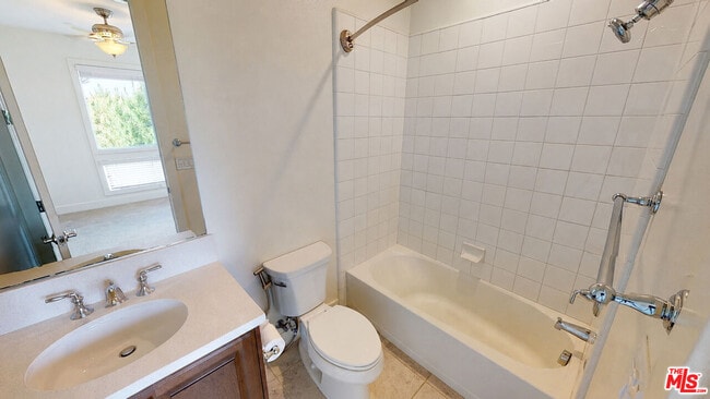 Building Photo - 12073 Carabela Ct