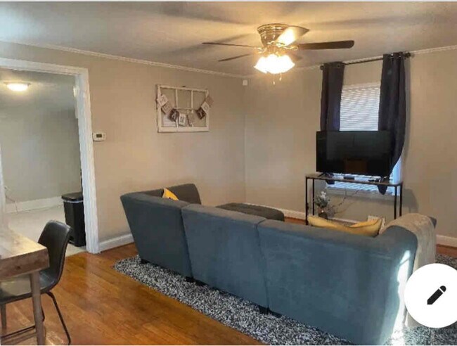 Building Photo - 115 Emmett St