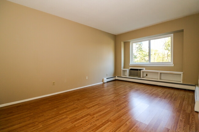 Building Photo - 57 Ameridge Dr