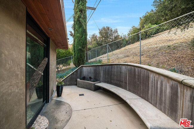 Building Photo - 22277 Buenaventura St