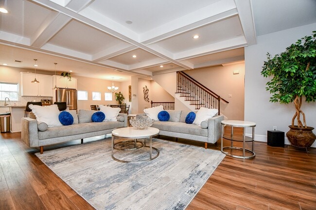 Primary Photo - 4604 Chartres St