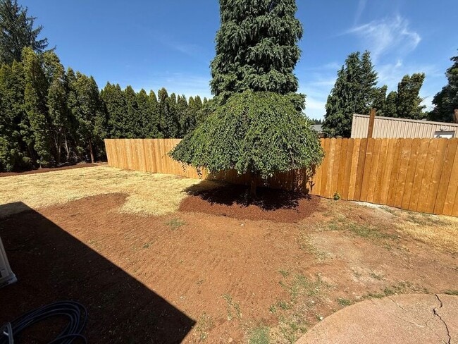 Building Photo - 805 Boxwood Ln SE