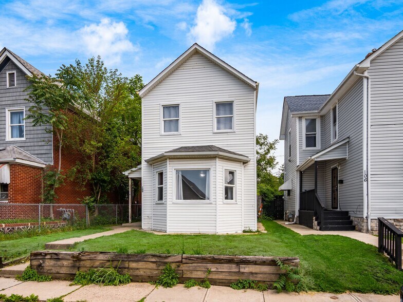 Building Photo - 100 S Oakley Ave