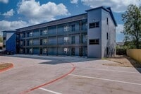 Building Photo - 2290 W Tarleton St