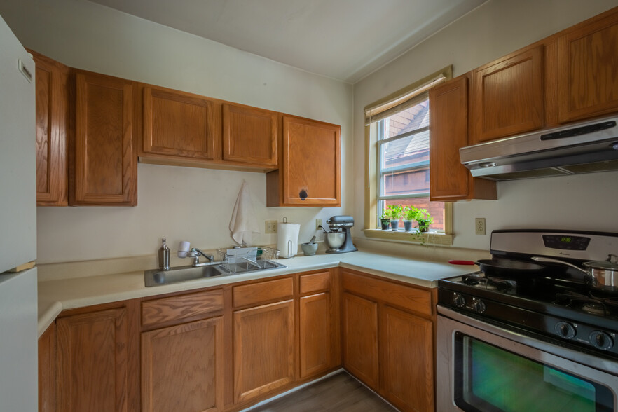 Building Photo - 112 N Fairmount St