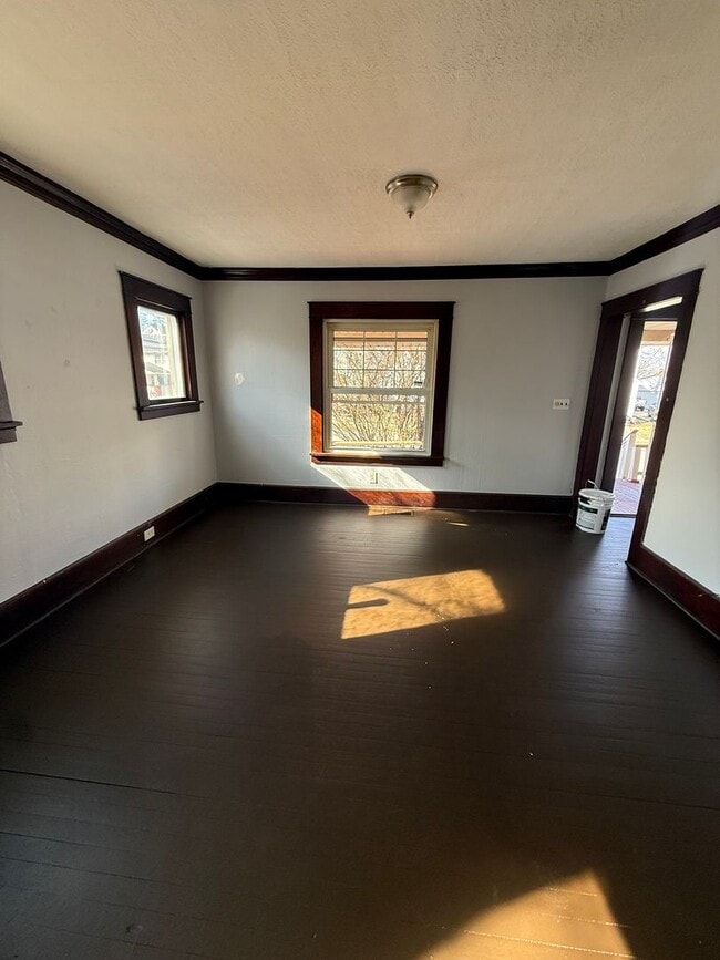 Building Photo - 3bd Single Garfield Hts Section 8