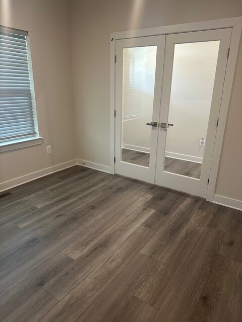 Building Photo - 807 Leni Wy