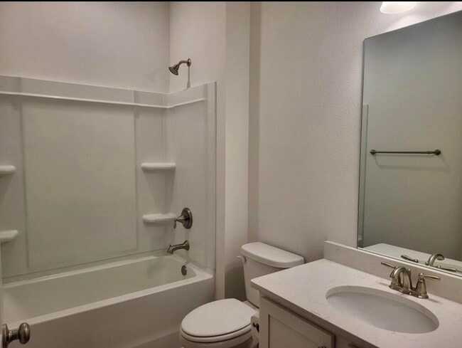 Building Photo - 59 Piper Cv