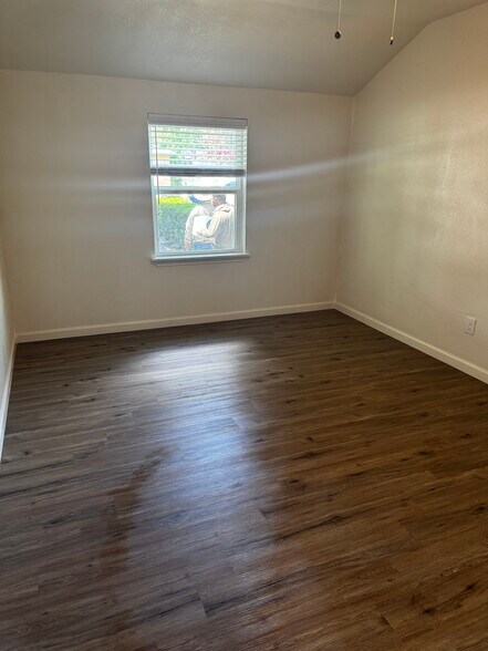 Building Photo - 1560 Nash St