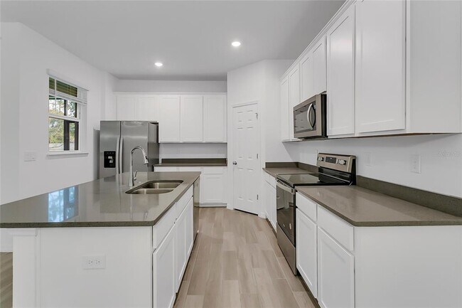 Building Photo - 15067 Willow Arbor Cir