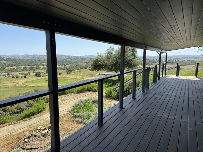 Building Photo - 5430 Sunny Ridge Pl