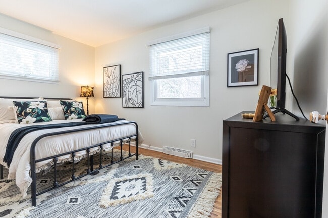 Building Photo - 17035 9th Ave N