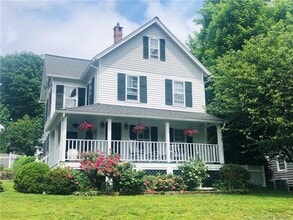 Building Photo - 12 Roton Ave