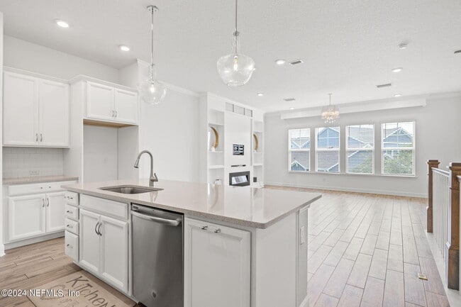 Building Photo - 29 Ibiza Ct
