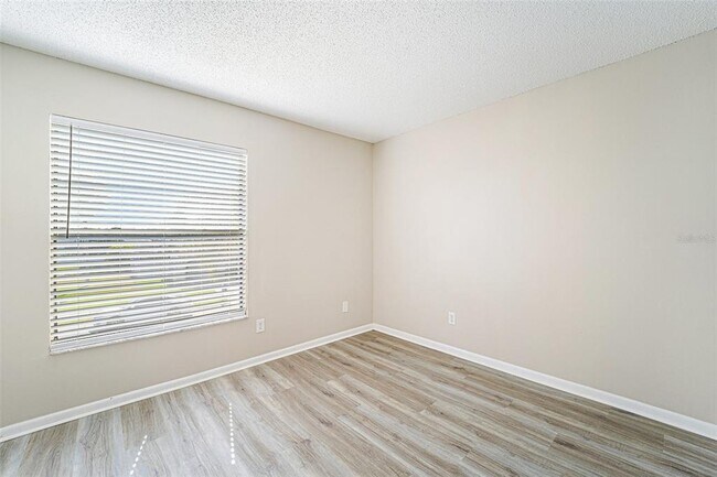 Building Photo - 10315 Fernbrook Ln