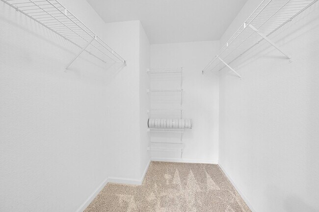 Building Photo - $1,650- 1 Bed, 1 Bath Condo in Aurora with...