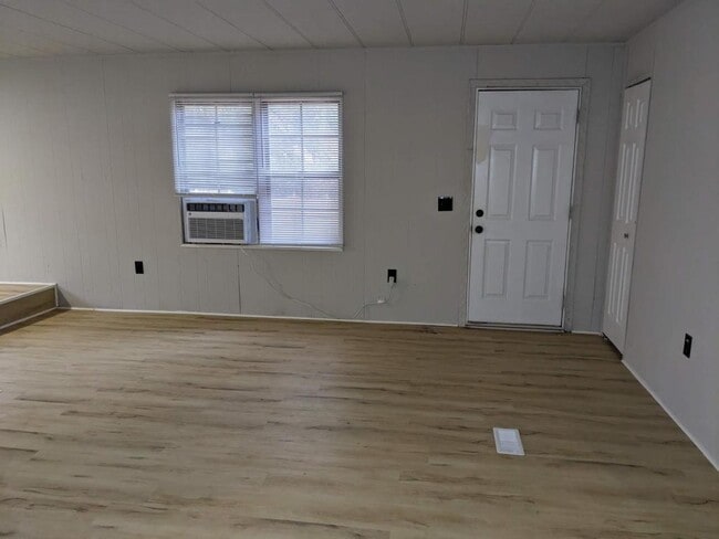 Building Photo - 12100 Lullingstone Rd