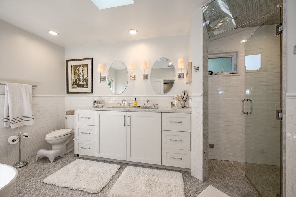 Building Photo - 2152 Grand Oaks Ave