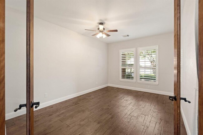 Building Photo - 5011 Tapestry Ln