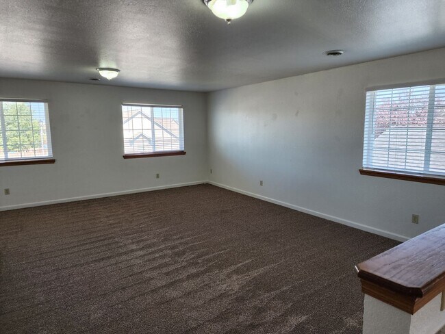 Building Photo - 110 N 11th Ave