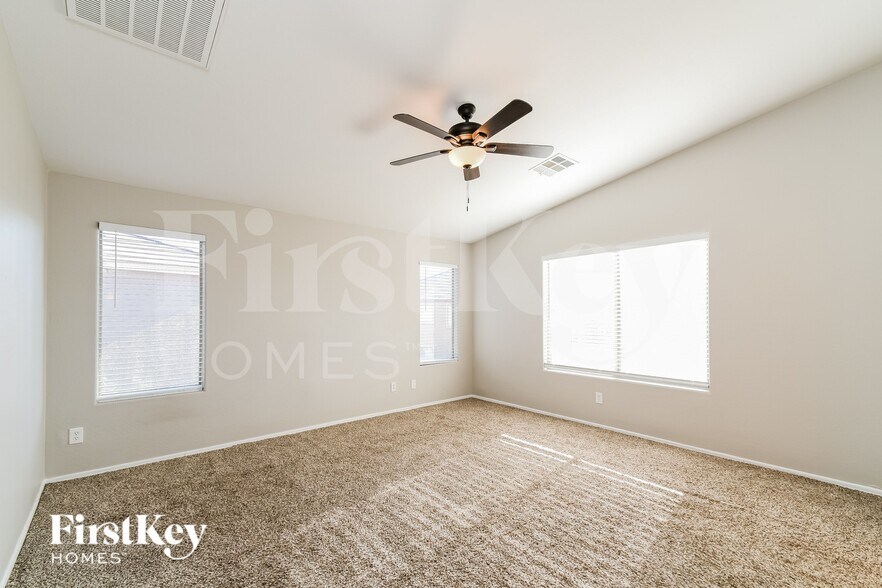 Building Photo - 29344 N Yellow Bee Dr