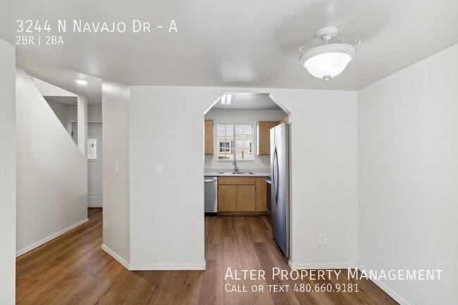 Building Photo - 3244 N Navajo Dr