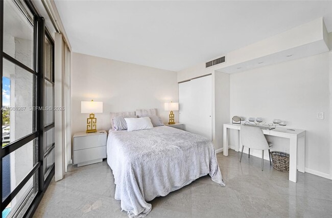 Building Photo - 2017 S Ocean Dr