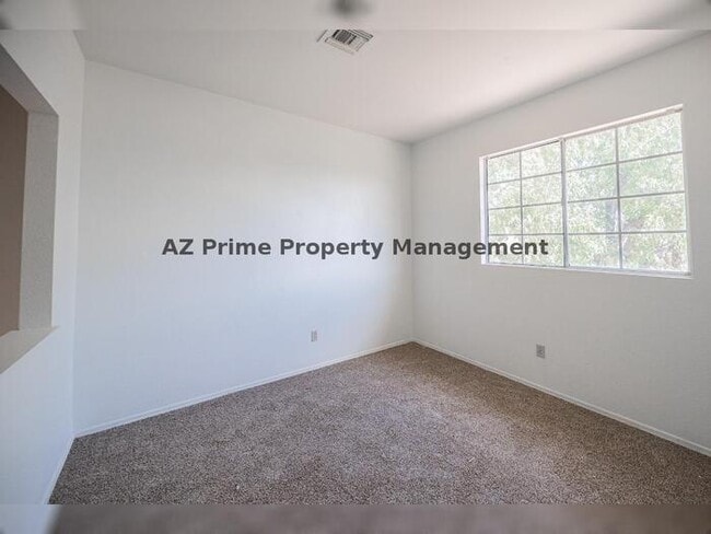 Building Photo - 489 W Carmen St